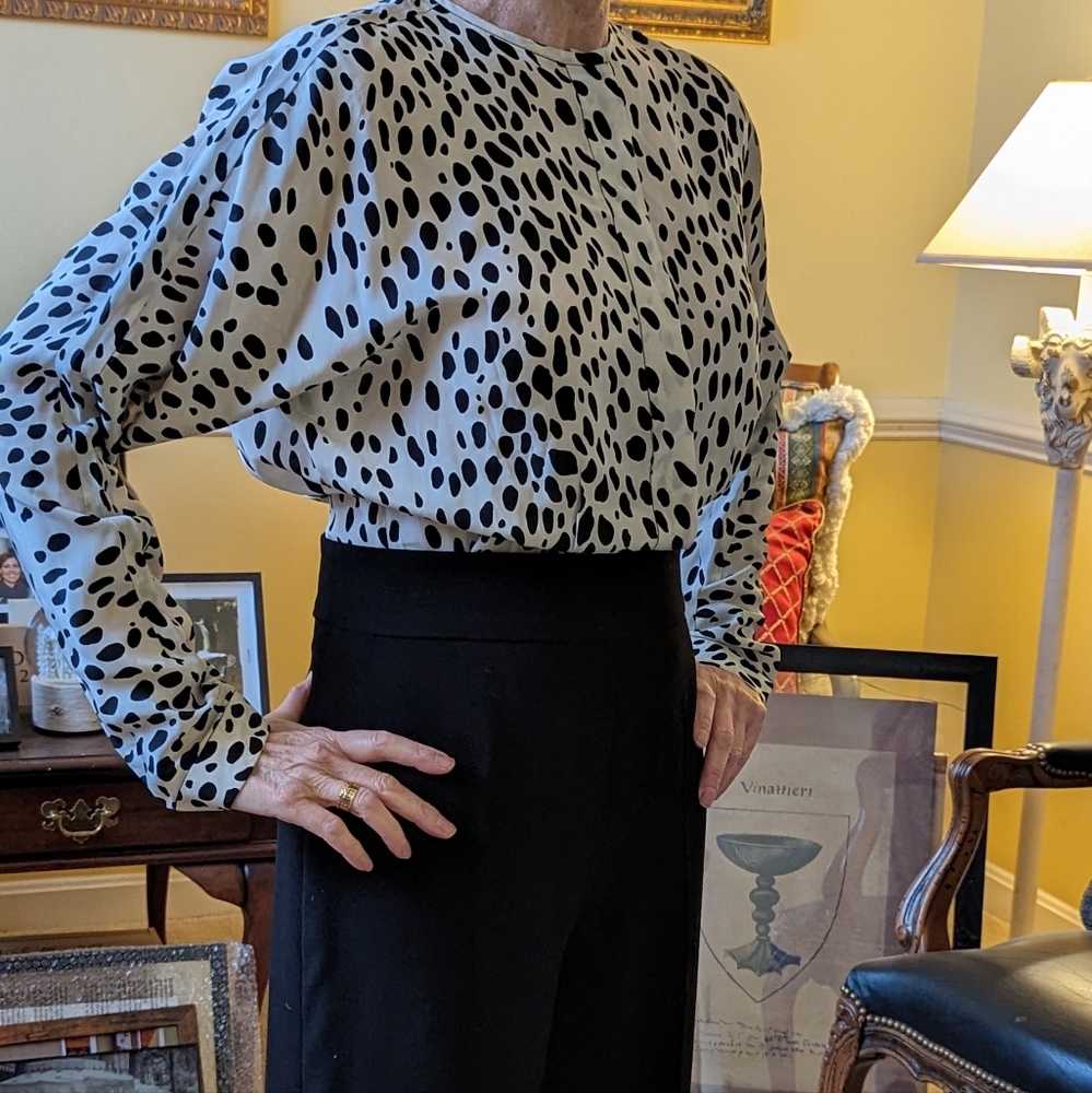 Vintage 1980's Oleg Cassini Blouse - Picture 5 of 11